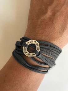 1 件锤纹金属圆形饰物波西米亚棕色绒面皮革缠绕手链，男女通用，适合日常佩戴，周年纪念礼物