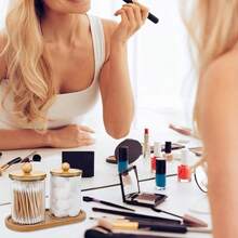 2 件装 Qtip 支架分配器（带托盘）、10 盎司清洁棉签支架清洁球收纳盒、药瓶浴室储物收纳盒、透明罐，适用于清洁棉签、清洁球、清洁垫、清洁牙线