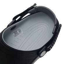 Crocs Chanclas/sandalias unisex cómodas, ligeras y casuales para uso diario, viajes y deportes, con estampado clásico de leopardo, modelo 211287-001