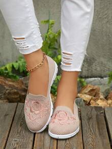 Casual Embroidered Breathable Slip-On Canvas Shoes, New Summer Brown Round Toe Lightweight Comfort Walking Sneakers, Fashion Versatile - Pink - View 5