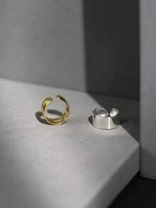 S925 纯银夹式耳环，宽脸简约设计，男女皆宜，无需穿孔