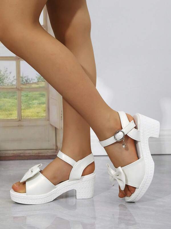 Sandalias para niñas, zapatos de princesa de moda para niños medianos y grandes, diseño con lazo, nuevos lanzamientos para primavera y verano 2025, tacones altos para niñas pequeñas