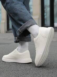 Tênis de Skate de Cano Baixo Masculino - Branco, Design de Moda, Cadarço, Palmilha Confortável de Tecido, Solado MD Durável, Bico Arredondado para Uso Casual, Adequado para Calçado Esportivo em Todas as Estações