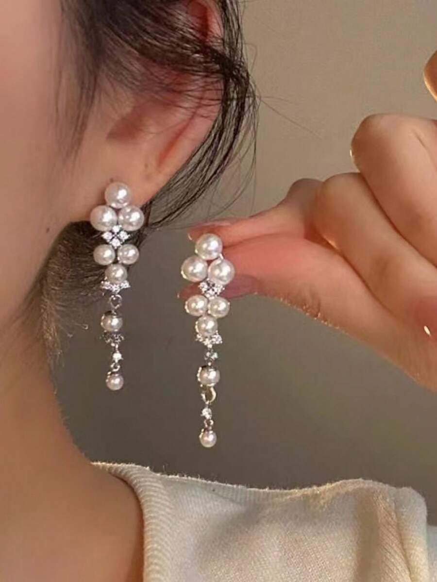 1 对水钻和人造珍珠耳环，优雅的婚礼新娘配饰，夸张的葡萄串吊坠耳环 - 銀色A款 - 查看 1