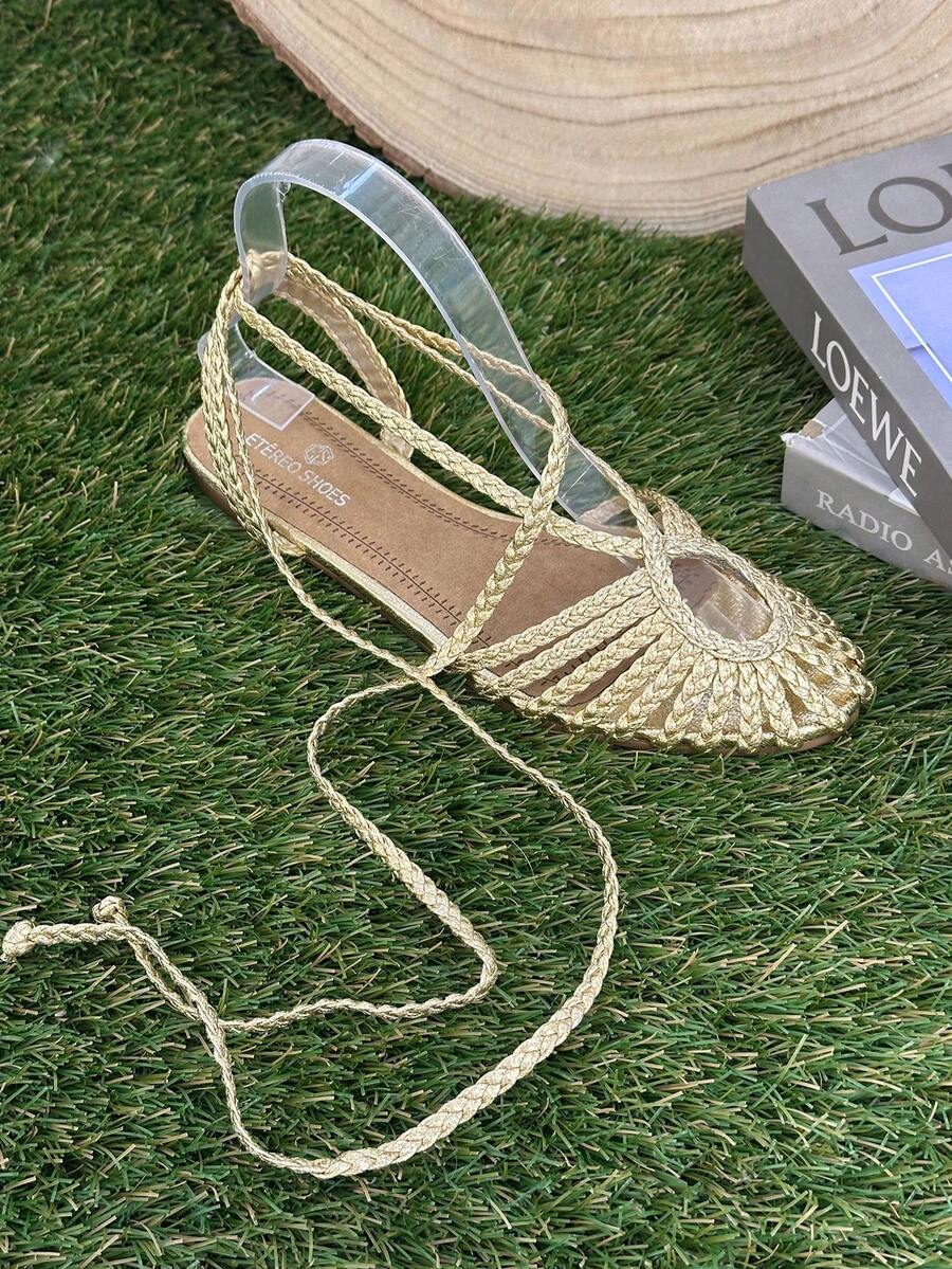 Happy Calzados Sandalias planas trenzadas de verano para mujer, diseño con cordones y punta redonda, adecuadas para viajes, vacaciones, playa y actividades al aire libre. - Dorado - Ver 1