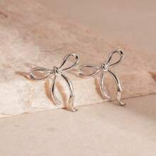 1 Pair Fashionable Luxury Elegant Gold Metal Bowknot Stud Earrings For Women, Suitable For Daily, Banquet, Party Wear