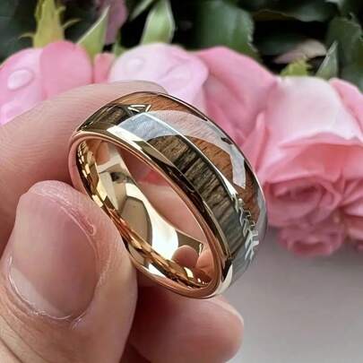 Anneau en acier inoxydable plaqué or rose de 8 mm de large avec motif en bois de rose, style européen de luxe, hypoallergénique et bijou créatif