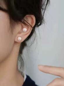 1pc Elegant CZ Geometric Round Stud Earrings, Miniature Titanium Alloy Earring, Versatile Everyday Wear For Women