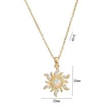 Collier Soleil Raiponce, accessoire de mariage à la mode plaqué or, pendentif Soleil opale, ras du cou Raiponce, cadeau pour femmes et filles. Collier Soleil mythique en acier inoxydable, simple et luxueux, à la mode et décontracté, style rétro, idéal pour les rassemblements, les fêtes, les vacances et autres activités. À porter (sac en plastique).