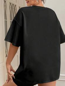 Camiseta Premium con Cuello Redondo y Diseño de Luna de Pino, Regalo Inspirador, Estilo Forestal, Uso Diario Artístico, Ecológica - Negro - Ver 4