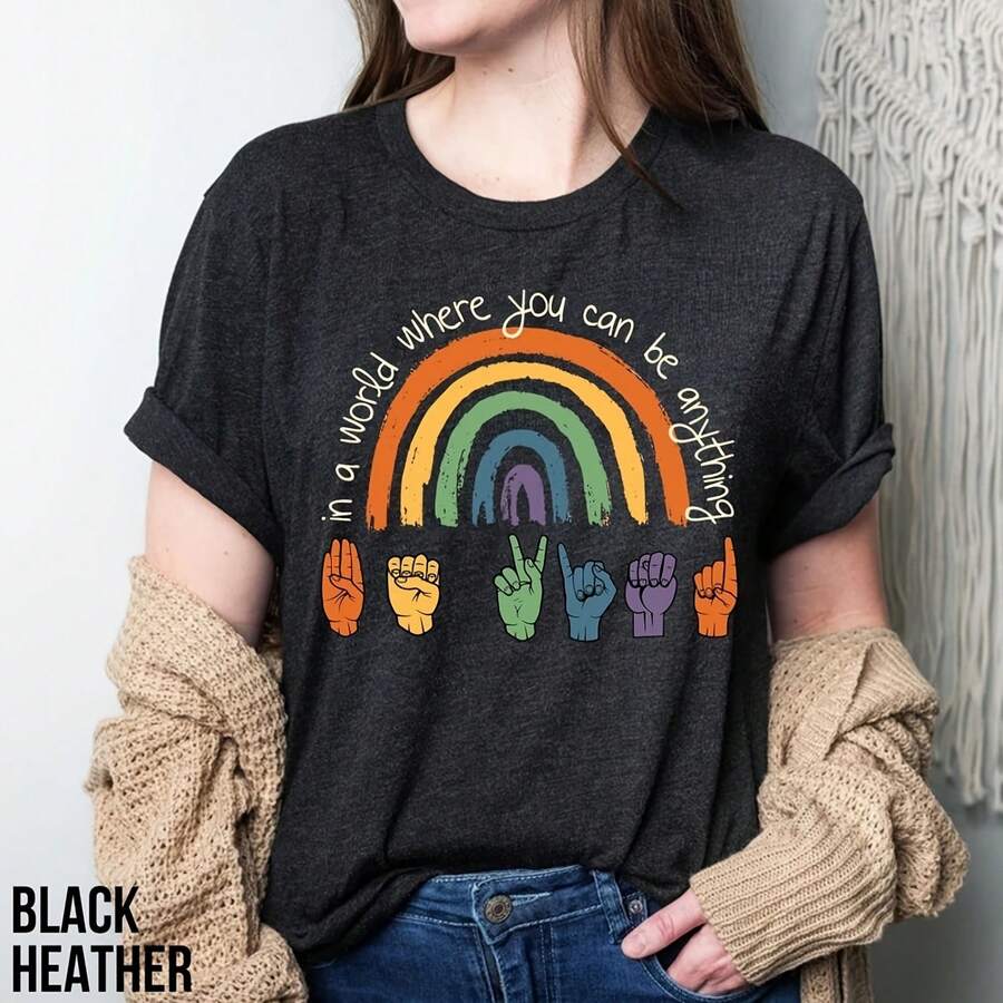 Camiseta con diseño de lenguaje de señas "Be Kind" de la marca Bella Canvas, Camiseta negra con diseño de sombrero de vaquero vintage para hombres, Camiseta de manga corta de algodón casual y de estilo retro con estampado artístico divertido, Camisetas de manga corta con estampado, tops para mujer - Negro 1 - Ver 1