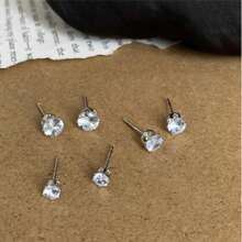 5 pièces Boucles d'oreilles en argent 925 noble et exquises portables, étincelantes pour hommes et femmes, avec cristaux de zircone cubique. Clous d'oreilles polyvalents et pour un usage quotidien