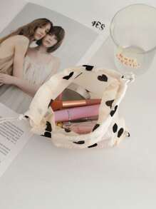 1 Small And Convenient Love Storage Bag, Which Can Put Lipstick, Air Cushion, And Carry It With You When Traveling, And The Drawstring Design Is More Fashionable And Foreign