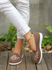 Casual Embroidered Breathable Slip-On Loafers For Summer, Brown Round Toe Lightweight Walking Shoes, Fashion Versatile And Comfortable,Sneakers For Women - Brown - View 4