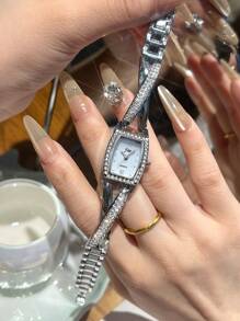 jw 1 Piece Women's Rose Gold Simple Alloy Bracelet, Delicate Square Dial, Fashionable White Hands, Casual And Exquisite Highly Attractive Women's Watches, Rhinestone Dial, Luxury Quartz Watches, Suitable For Daily Decoration, Wearing And Party Commuting Travel