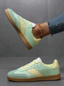Zapatillas casuales versátiles y de alta calidad de color verde menta para mujer - Elegantes, frescas, con estilo retro, adecuadas para uso casual y diario
