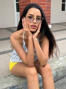 DareSee 1副女士塑料圆形装饰时尚防紫外线太阳镜,适合户外驾驶、日常生活、海滩等场合,是女士太阳镜、基础款太阳镜、休闲太阳镜、毛衣、牛仔裤、运动裤、连帽衫、夹克、连衣裙和长袖衬衫的理想搭配,时尚百搭,优雅百搭,适合家庭出游、旅行度假、音乐节、Y2KFest、返校季、秋季、圣诞节、冬季等各种场合,是圣诞礼物的理想之选。 - 淺灰色 - 查看 4