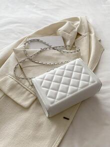 细节链条方形包，简约翻盖单肩包，时尚女士斜挎包，迷你绗缝斜挎包，优雅翻盖单肩包，女士时尚手提包和钱包