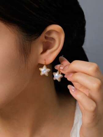 1 Pair Fashion Simplistic Gold-Plated Stainless Steel & Mother-Of-Pearl Star Earrings, Suitable For Daily Wear, Commuter, Dates, Festivals, Birthday Gifts For Women