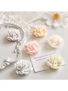 1 Stück handgeferzte, duftende Wachskerze in Form einer Nelke, ideal für Raumdekoration, Tischmittelpunkt, Party, Hochzeit und Muttertag Geschenk, Valentinstag Dekoration, Valentinstag Deko, Valentinstag Geschenke, Geschenke für beste Freunde, Abschlussgeschenke, Muttertag Geschenke, Hochzeitsgeschenke, Raumdekoration, Heimdekoration, Geburtstag Dekoration, Hochzeitsgeschenke, Hochzeitserinnerung, English Birne & Freesie