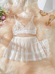 女士透明蕾丝性感文胸、内裤和迷你裙内衣套装