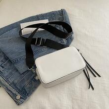 1 pieza Bolso de cámara de piel de PU bicolor con estampado de fútbol, bolso cuadrado pequeño tipo vintage para hombro/cruzado, adecuado para niñas, mujeres, estudiantes universitarios, ideal para viajar, compras, ir al trabajo