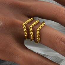Set de 3 anillos ajustables de acero inoxidable con capas geométricas enchapadas en oro de 18K, cuentas y corona, adecuado para mujeres en eventos diarios, fiestas, banquetes y vacaciones de verano