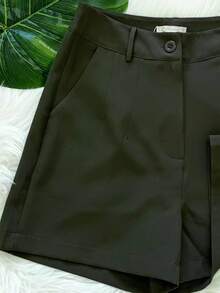 Women's Tailored Shorts With Button Bag - Verde militar - Ver 2