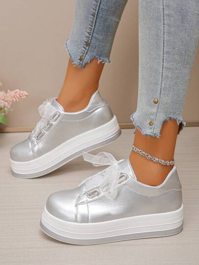 Kleine Plateausneaker mit Schnürung und runder Zehenpartie für Damen, vielseitig, schlicht, süßer Stil, flache Sneaker