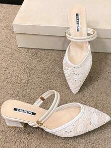 صنادل نسائية موضة صيف 2024 بطراز جميل وأنيق ذات كعب متوسط وكعب عالي