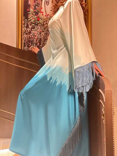Hafizah 女士真丝渐变长袍 - 白色至蓝绿色渐变阿巴雅长袍，饰有流苏边，适合春季正式场合