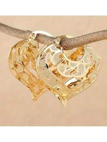 Fashionable Classic Hollow Heart Earrings, Lightweight And Versatile, Suitable For Women's Daily And Holiday Wear, A Perfect Gift For Her - Gold - View 7