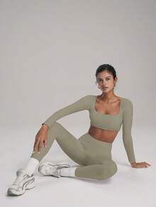 FWH Top de manga larga corto + Pantalones cortos fruncidos, Pantalones cortos moldeadores con sensación de piel desnuda, control de abdomen y diseño levantador de glúteos, Tela con sensación de piel desnuda para Pilates/Gimnasio Pantalones cortos levantadores de glúteos, a prueba de sentadillas para Yoga/Danza Conjunto de yoga de espalda abierta Primavera - Albaricoque - Ver 5