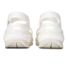 Crocs Sandalias clásicas de suela dentada unisex, cómodas, ligeras y deportivas para uso casual y viajes al aire libre, Modelo 207989-100