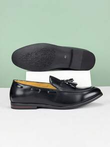 经典复古风格男士一脚蹬乐福鞋，优雅绅士皮鞋，流苏装饰，透气纯色防滑耐用鞋底，适合休闲、通勤、商务、正式场合、毕业典礼、婚礼、派对，适合中年、青年、学生，四季皆宜 - 黑色 - 查看 10