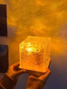 1 pièce Lampe à projection d'ondes 16 couleurs - Flamme rotative progressive avec lumière aquatique, avec télécommande, convient pour le bureau, la table de chevet, la chambre à coucher, le bar, le restaurant, veilleuse des vagues