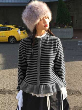 秋冬复古条纹V领宽松休闲套头衫