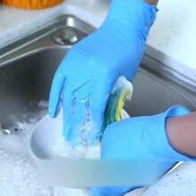 100 Pieces Of Disposable Gloves, Super Durable, Blue/Pink/Black/White/Purple Disposable Nitrile Latex Gloves, Suitable For Kitchen, Tattoo, Hair Dyeing, Pet Care, Beauty Salon And Home Cleaning, Multi-Purpose Disposable Gloves. Note The Packaging Method Of Bagged, Reason: Not Easily Damaged During Transportation.