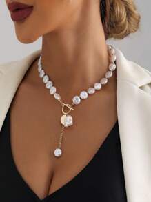 1 pièce Collier ras-de-cou baroque chic, accent métallique élégant et perles asymétriques. Collier de perles irrégulières fait main, accessoire de mode remarquable pour les looks quotidiens et de fête