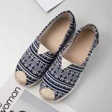 Canvas Flat Bottomed Fisherman Shoes Mesh Fabric Breathable Comfortable Fashionable Printed Upper Casual Board Shoes
