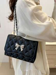 Bolso de hombro acolchado con decoración de mariposa y lazo, bolso cruzado pequeño y elegante con cadena para mujer 2024