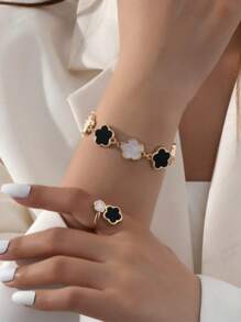 2pcs Black & White Lucky Four-Leaf Clover Bracelet & Ring Set