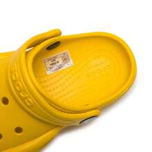 Crocs Sandalias/Zapatillas de niños, Zuecos clásicos de pato pequeño, para viajes al aire libre, cómodos y livianos para uso diario, sandalias deportivas casuales, 210017-75Y - girasol - Ver 6