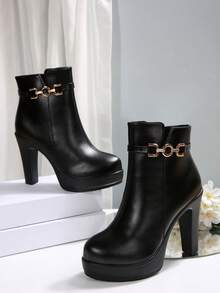 女式黑色粗跟踝靴，带金属链装饰和侧拉链，哥特式时尚短靴，适合派对和日常穿着，优雅
