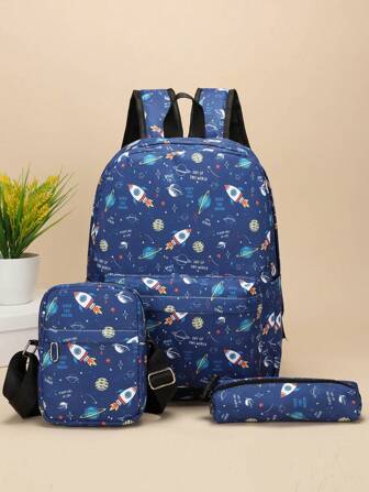 3件套返校季背包，时尚休闲可爱卡通百搭太空火箭图案双肩包组合包，非常适合旅行出游和学校旅行。内含斜挎包和笔袋。容量大，适合上班、通勤、出差、购物、上学、度假、户外休闲运动、旅行、逛街等日常使用，也可作为朋友生日礼物。印刷位置随机。