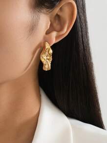 1 par de pendientes de tachuela geométricos asimétricos de metal exagerados para mujeres, adecuados para uso diario con varios tipos de pendientes