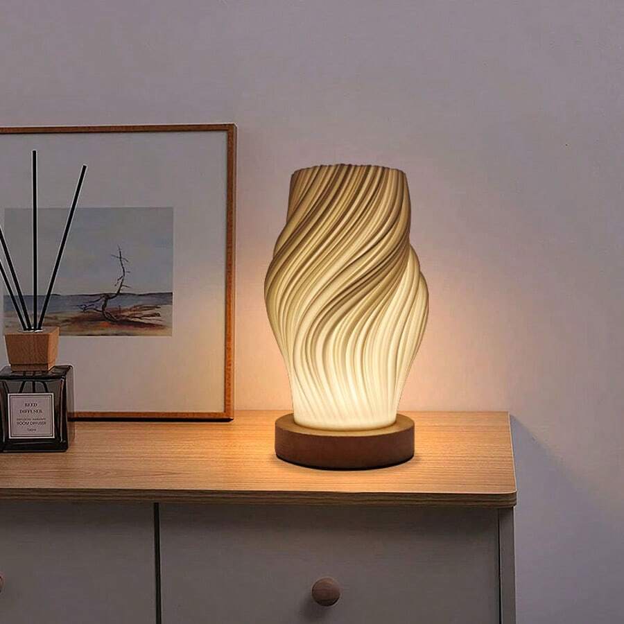 床头灯采用木质底座，采用 PLA 灯罩，支持 12 级可调光，按钮控制，适用于卧室、客厅、宿舍、办公室，也可作为母亲节礼物 - 多款 - 查看 1