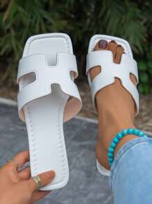 青少年纯色露趾平底凉鞋，设计简约，春夏新品，休闲春假复活节鞋 - 米色 - 查看 1