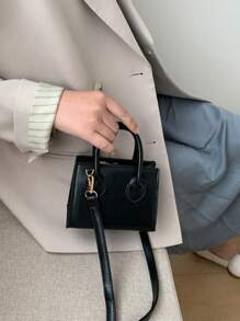 Nueva cartera pequeña de moda casual con decoración de metal, de unicolor, de piel de PU, bolso de hombro cruzado para mujeres