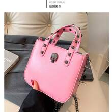 Gothic Crackling Suitcase, Picked Up By The Woman Who Puts The End Of 2025 In The City Of 2025 - 骷髏白 - 查看 6